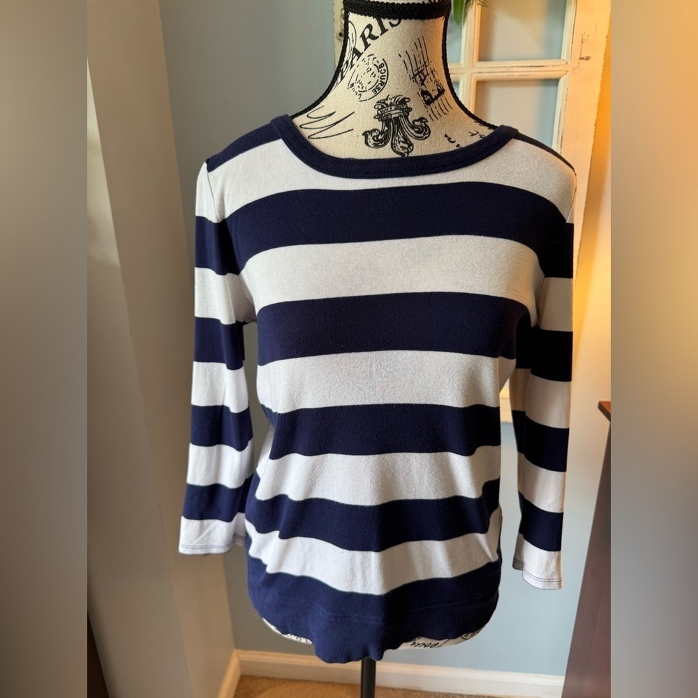 Women’s GAP Navy and White Striped Long-Sleeved T-Shirt Size Small